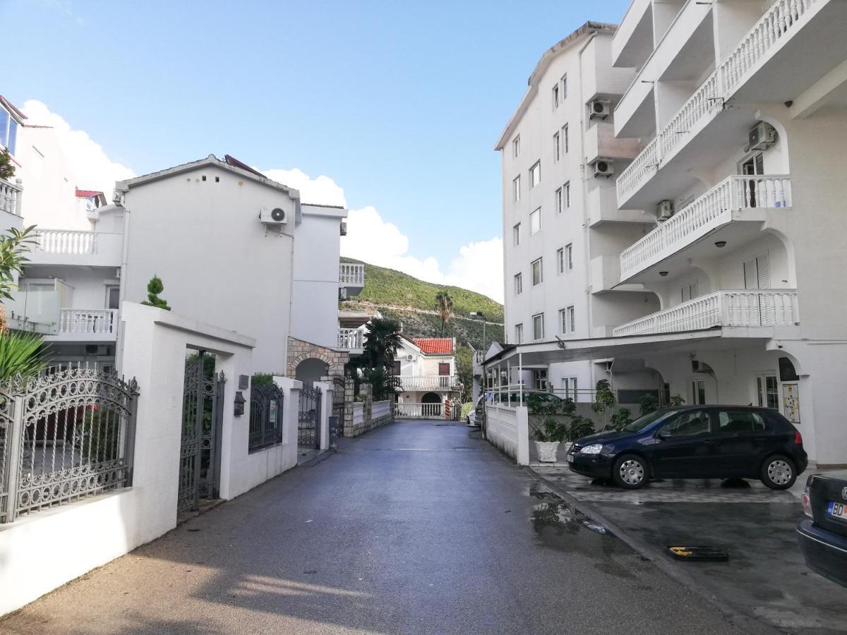 Apartment Azalea Of بودفا المظهر الخارجي الصورة